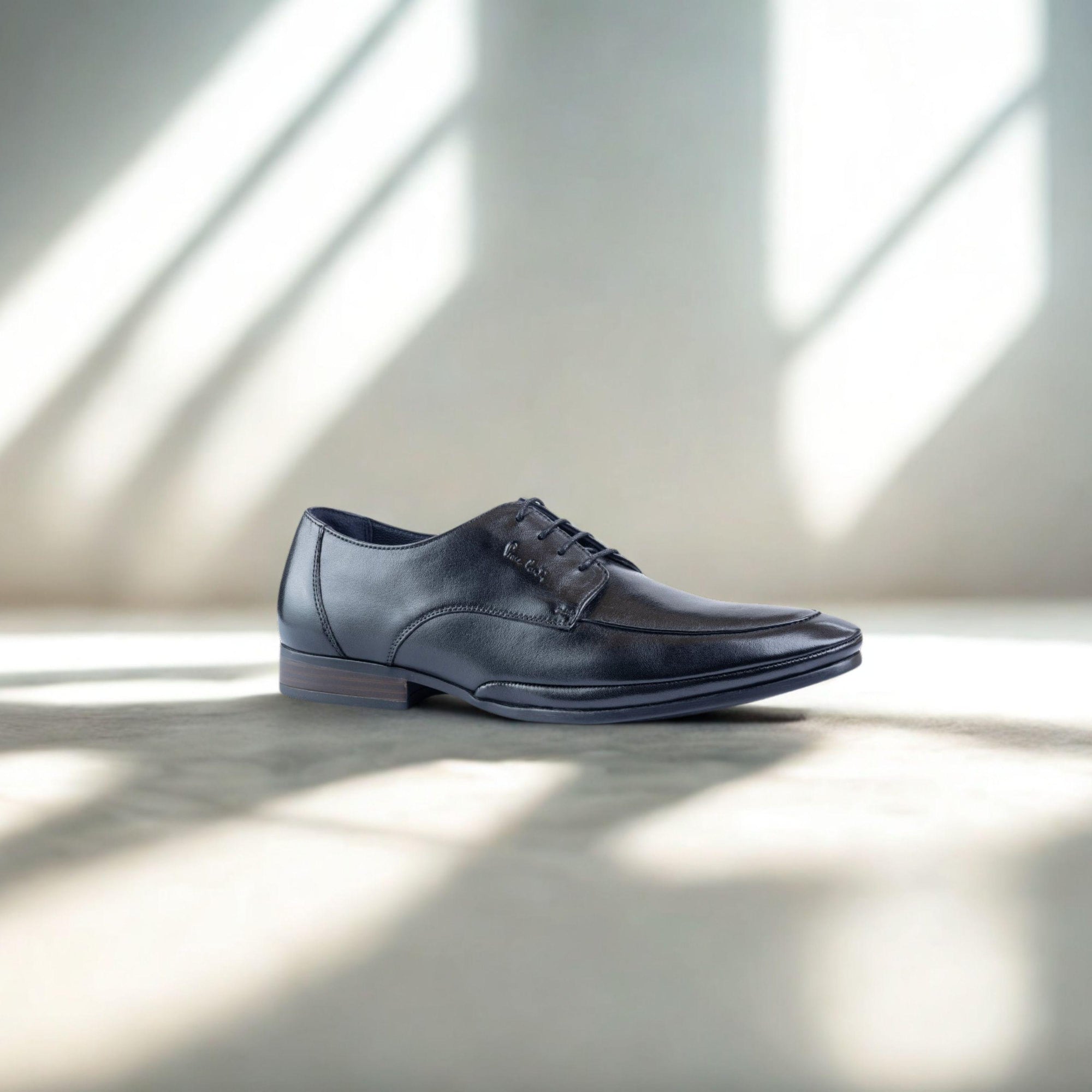 Signature Black Moc Derby