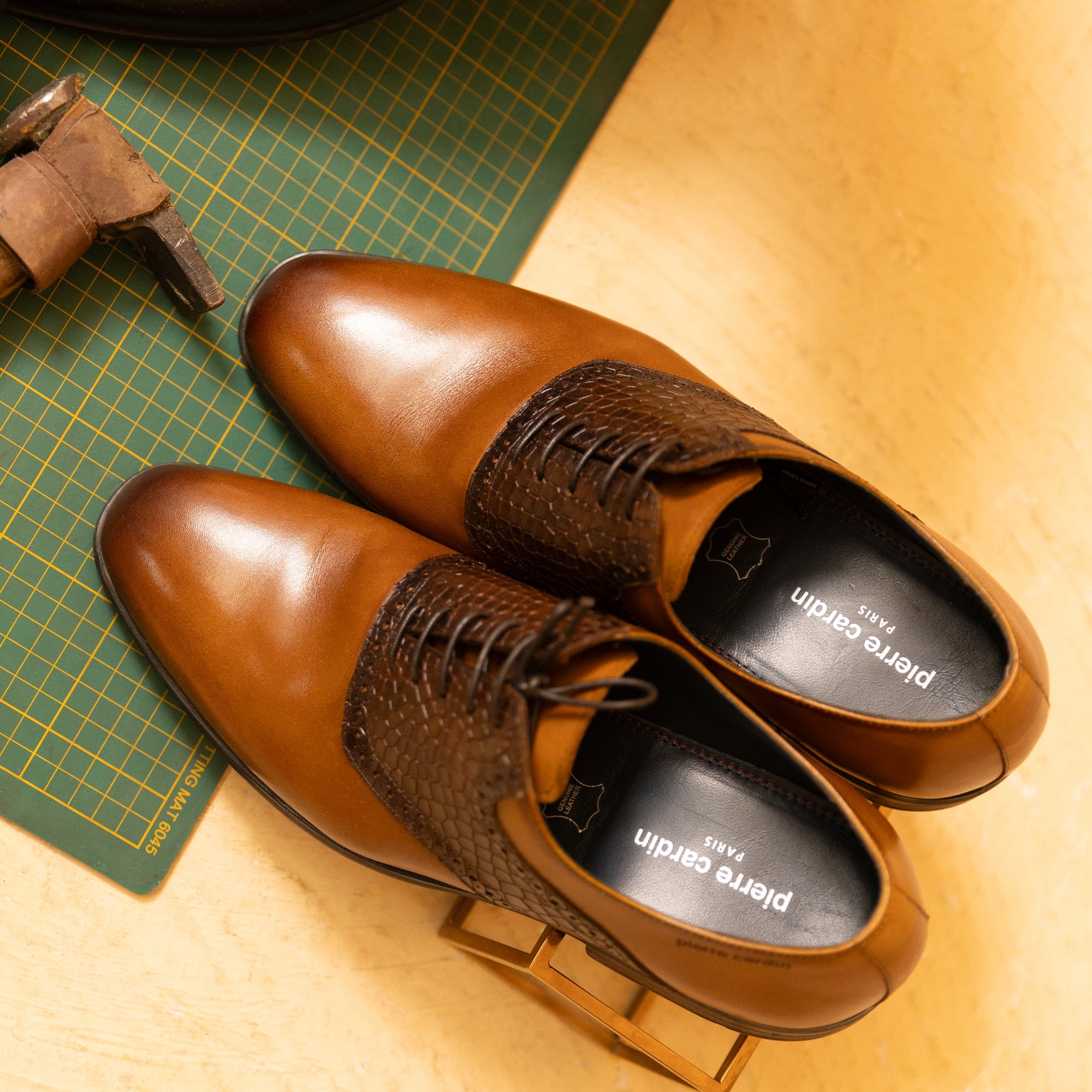 Onyx: Textured Cognac Oxford