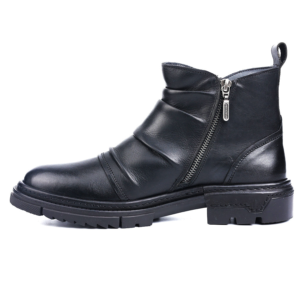 Atlas: Black Biker-styled Boots
