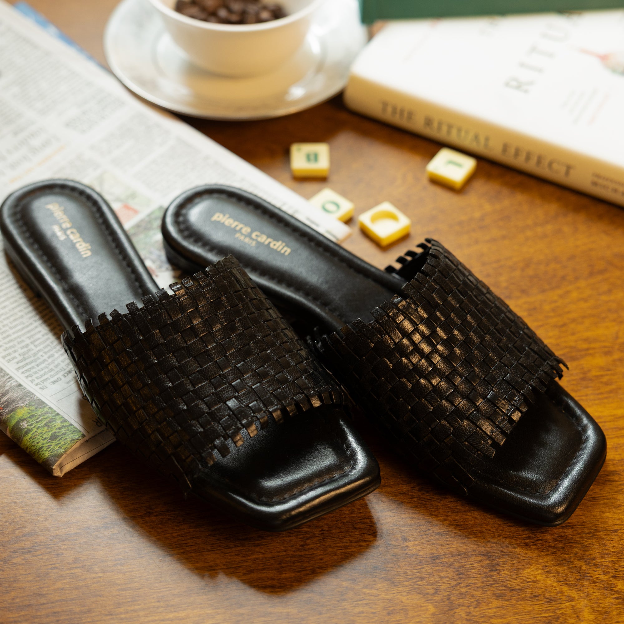 Lyon Black Weaved Slide