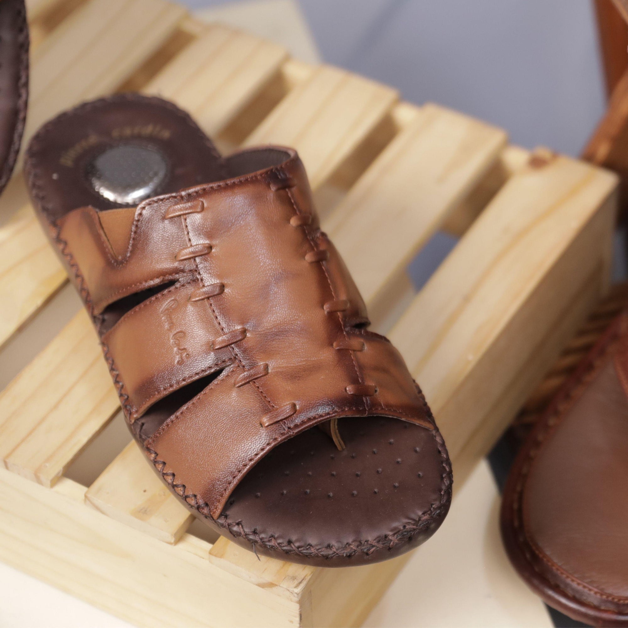 AIRFLEX: Tan Crossover Slide