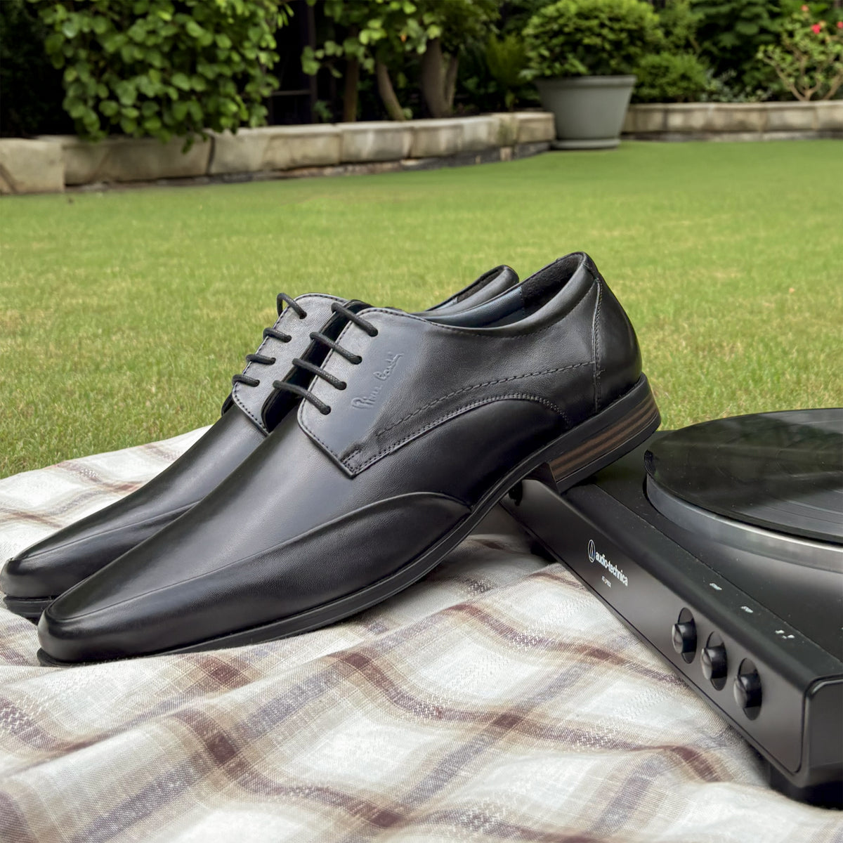 Verona Black Derby